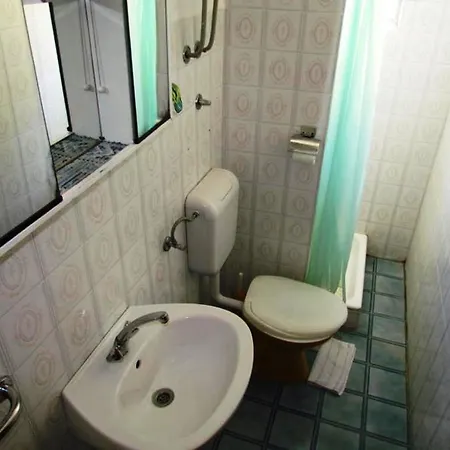 City Beach Medna 3*